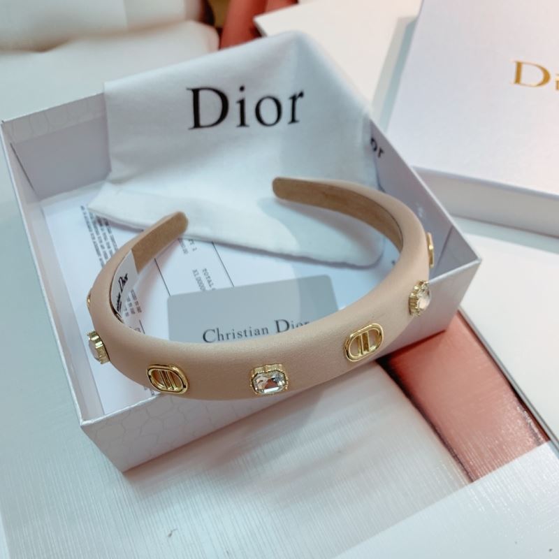 CHRISTIAN DIOR